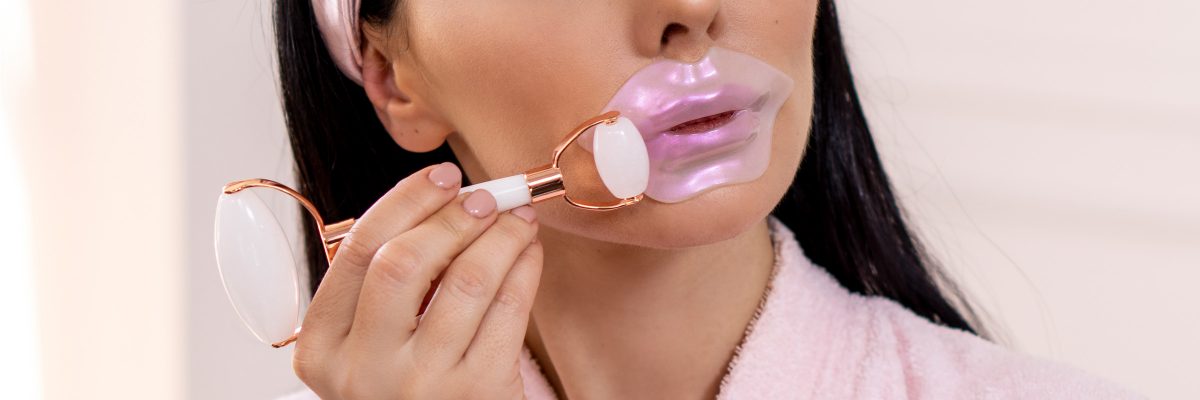 How To Use a Jade Face Roller.