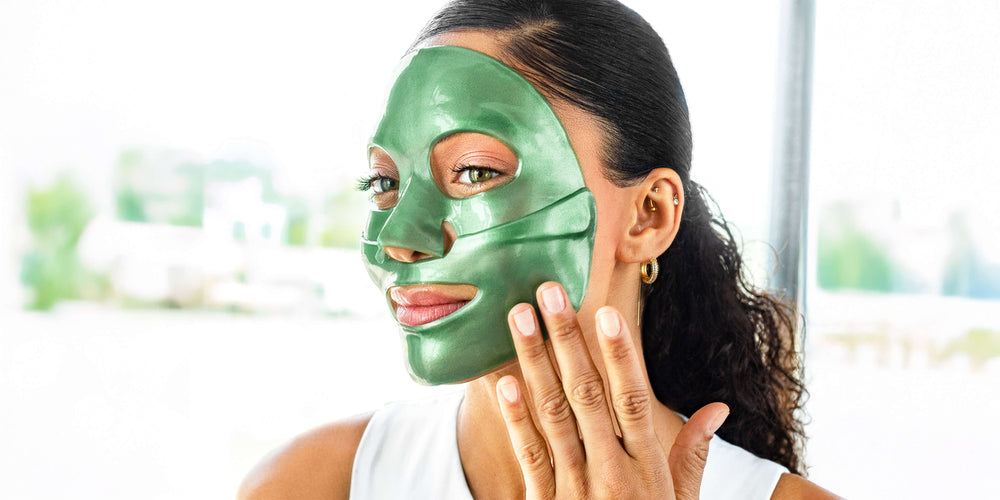 ET: Star Sightings: Katherine Schwarzenegger Beads With Her Daughter, Chris Hemsworth Attends CinemaCon